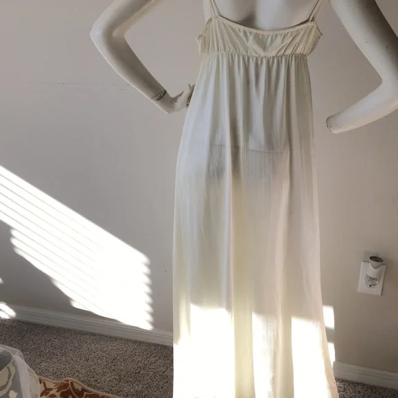 Vintage Union Made Night Gown - Picture 9 of 11